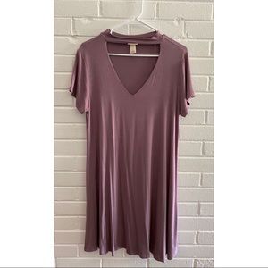 🔥 3/$15 Mossimo V-neck Choker T-shirt Dress
